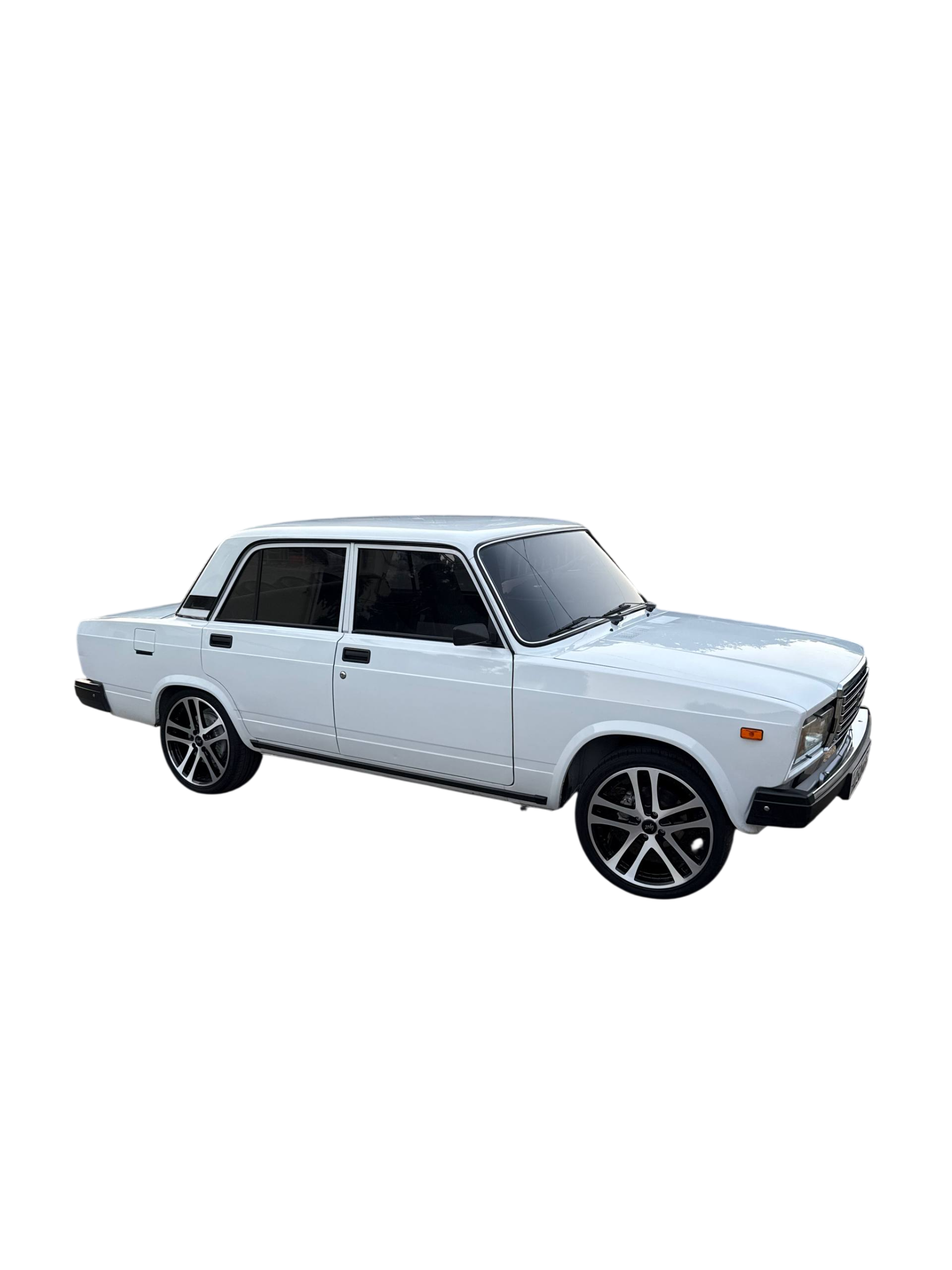 Белый ВАЗ 2107
